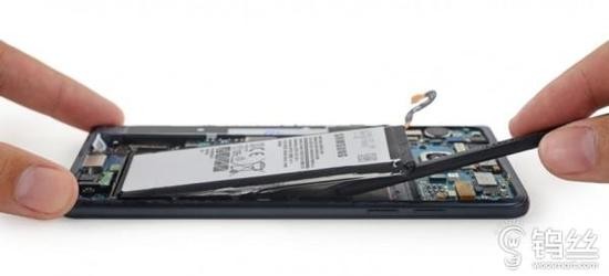 三星深陷爆炸門的背后 你手機里的電池安全嗎？_pic1